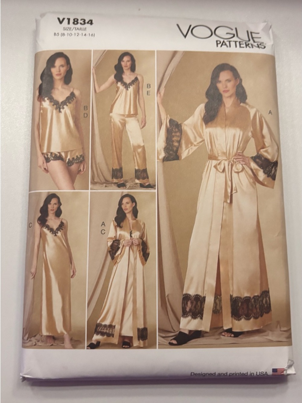 Vogue Sewing Pattern - Satin Robe & Lingerie Set - Picture 3 of 4